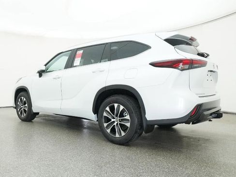 New 2026 Toyota Highlander XLE image 21