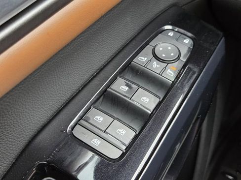 New 2026 Nissan Pathfinder Platinum FWD image 25