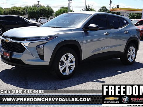 New 2026 Chevrolet Trax LS image 3