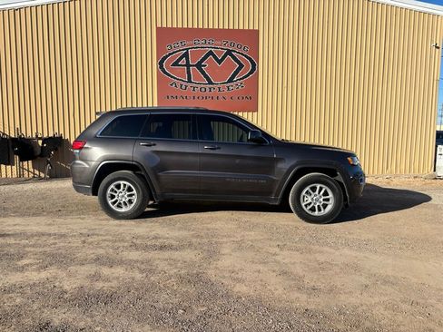 Used 2020 Jeep Grand Cherokee Laredo image 8