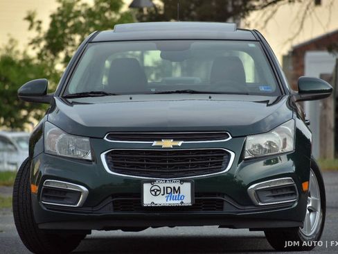 Used 2015 Chevrolet Cruze LT w/ Sun And Sound Package FWD image 3