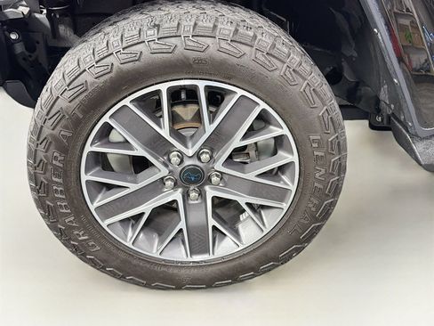 Used 2024 Jeep Wrangler High Altitude AWD/4WD image 33