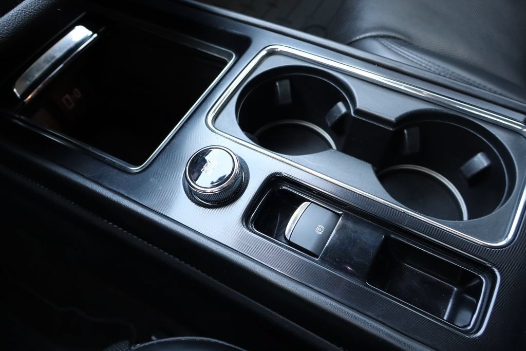 Used 2020 Lincoln Corsair AWD w/ Premium Package image 12