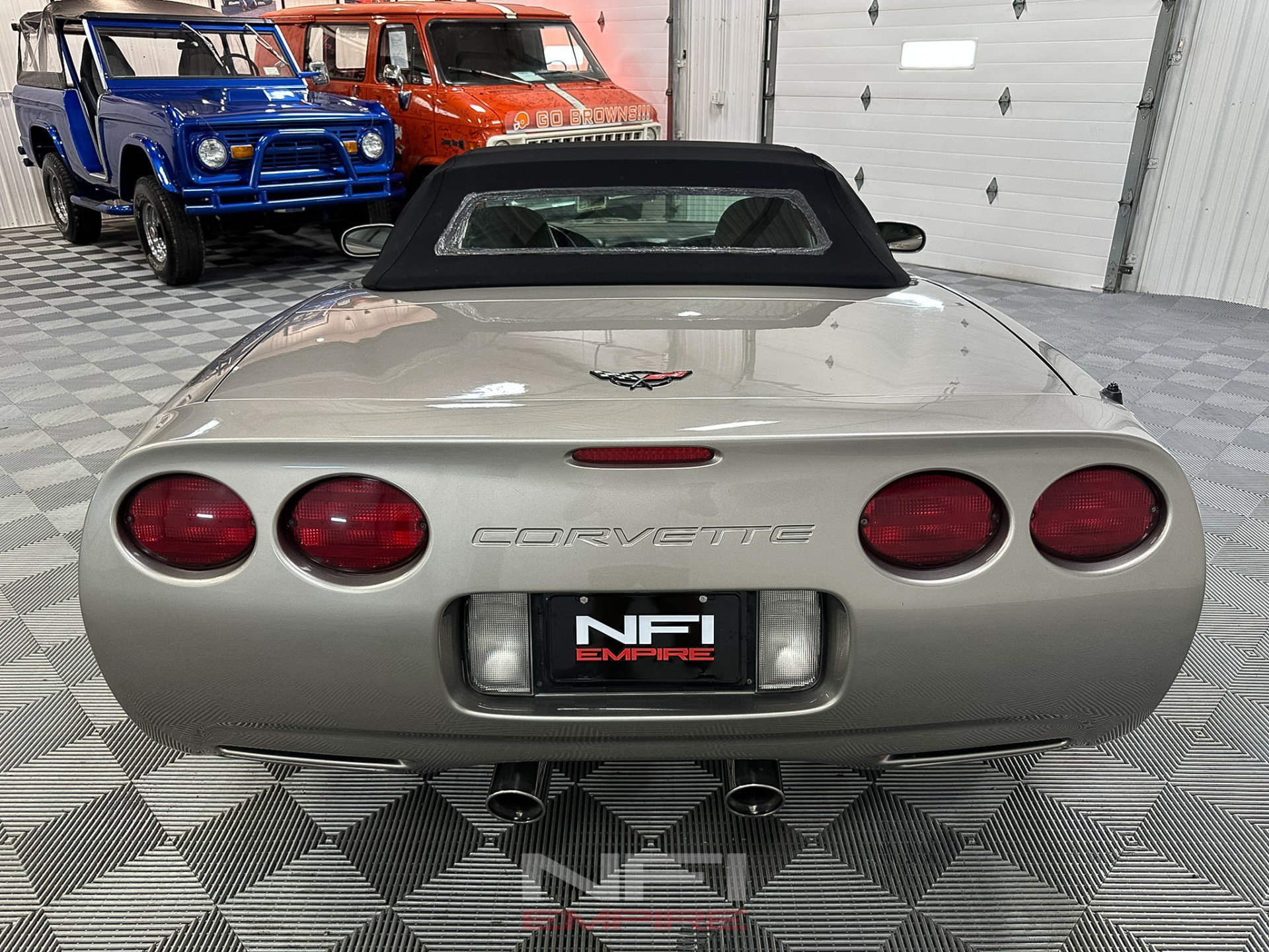 Used 2000 Chevrolet Corvette Coupe w/ Memory Pkg RWD image 17