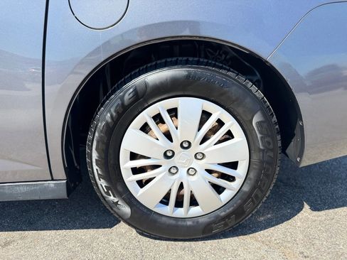 Used 2015 Honda Odyssey LX image 37