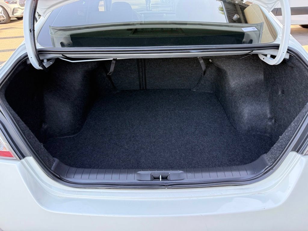 Used 2014 Nissan Altima 2.5 SV FWD image 16