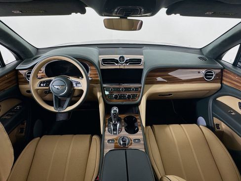 Certified 2025 Bentley Bentayga AWD/4WD image 23