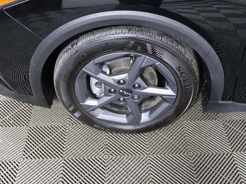 Used 2025 Kia K4 LXS image 13