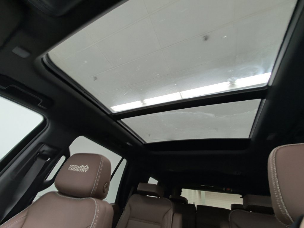 Used 2024 Chevrolet Tahoe High Country AWD/4WD image 28