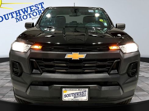 Used 2023 Chevrolet Colorado W/T image 2
