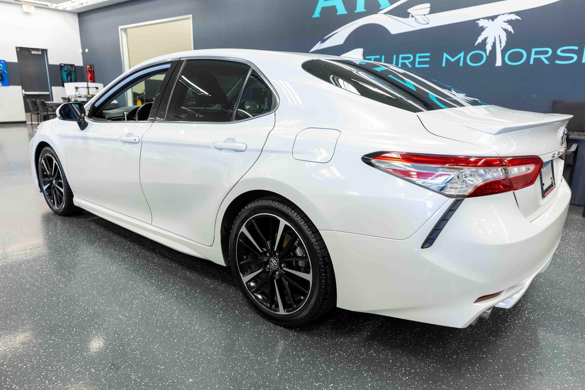 Used 2019 Toyota Camry XSE w/ Carpet Mat Package FWD image 9