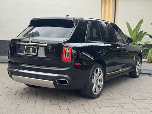 Used 2023 Rolls-Royce Cullinan image 3