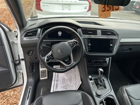Used 2022 Volkswagen Tiguan SEL R-Line image 11