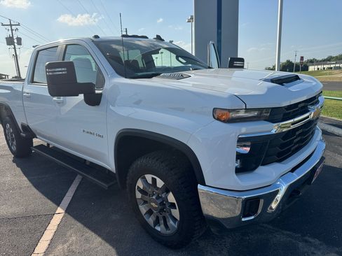 Used 2024 Chevrolet Silverado 3500 LT w/ All Star Edition AWD/4WD image 4