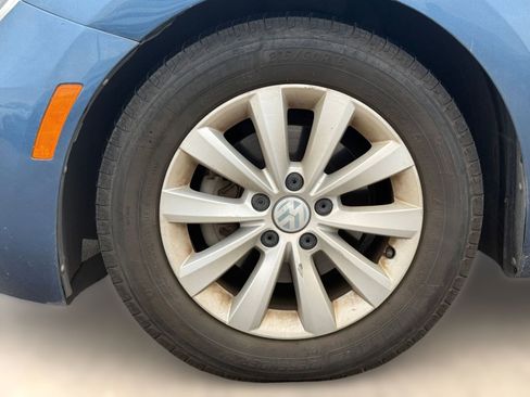 Used 2019 Volkswagen Beetle 2.0T image 16