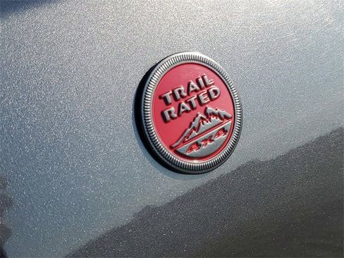 Used 2023 Jeep Compass Trailhawk image 8