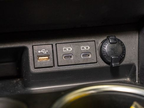 Used 2024 Toyota Highlander XLE image 18