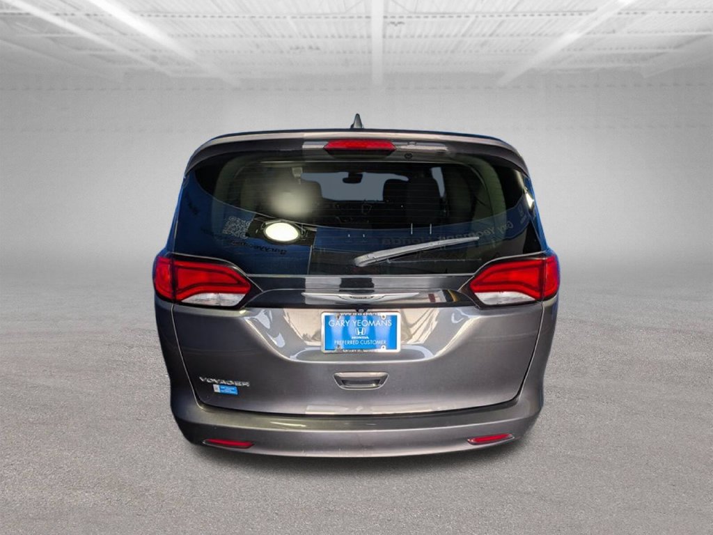 Used 2023 Chrysler Voyager LX FWD image 6