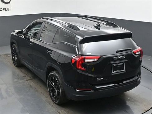Used 2022 GMC Terrain SLE w/ Driver Convenience Package image 40