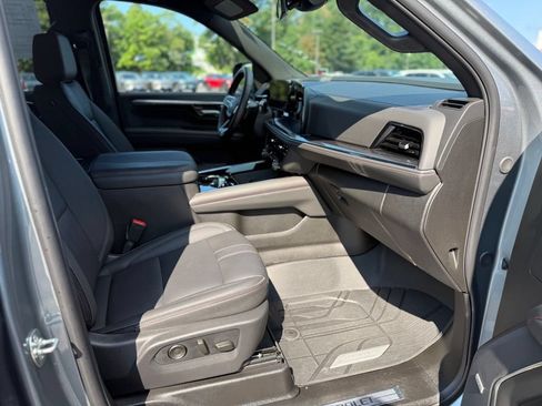 Used 2025 Chevrolet Tahoe RST w/ Comfort Package AWD/4WD image 24