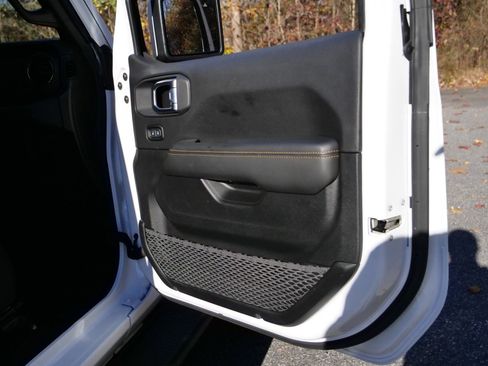 Used 2021 Jeep Wrangler Unlimited Sahara image 47