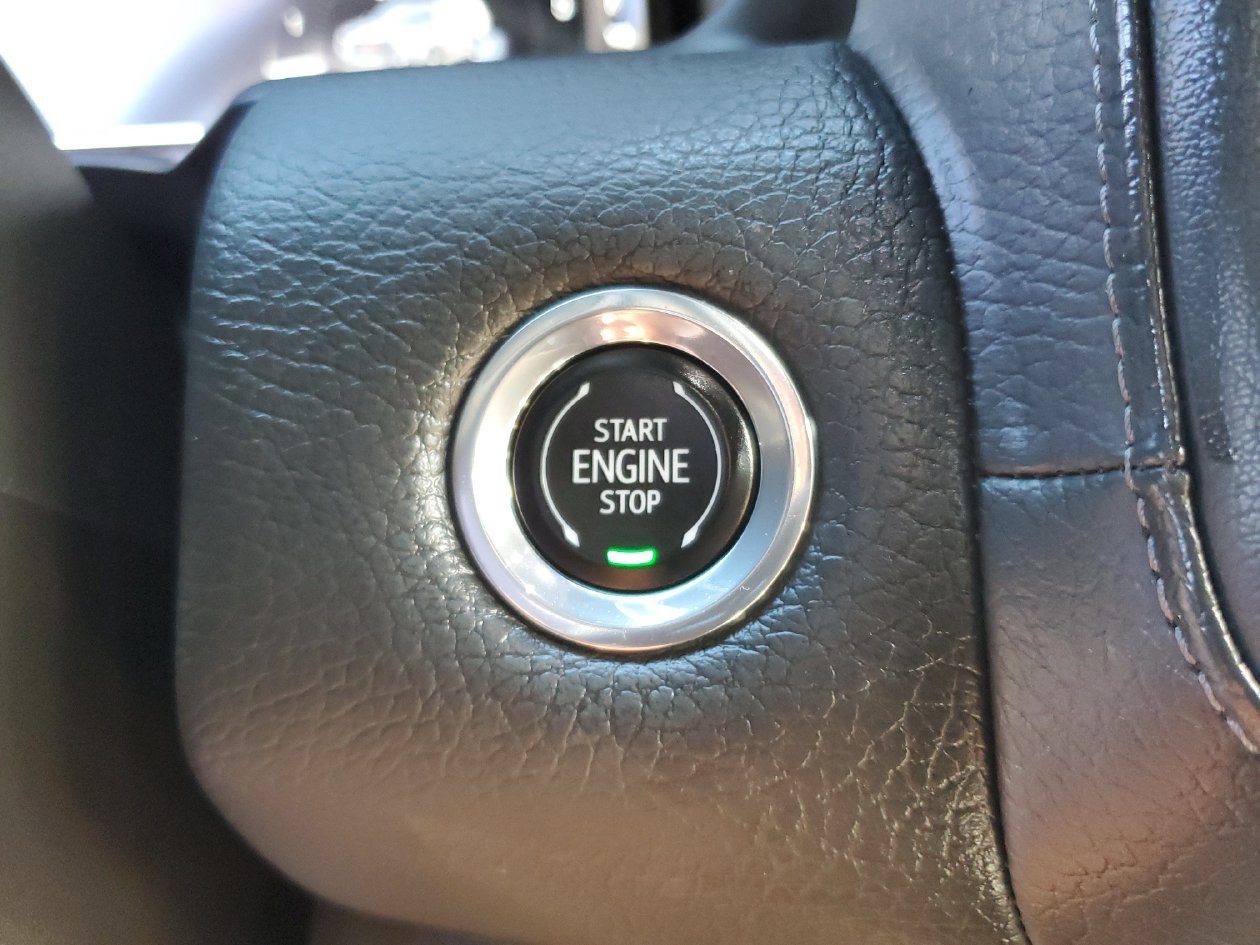 Used 2023 GMC Yukon Denali RWD image 24
