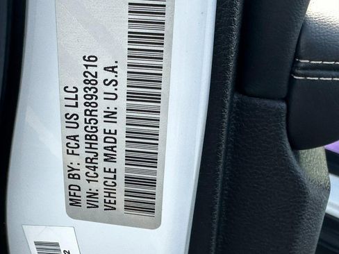 Used 2024 Jeep Grand Cherokee Limited image 26