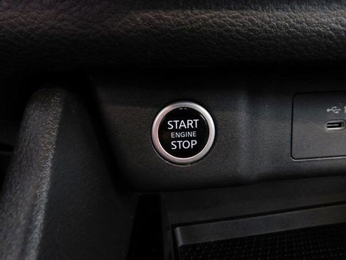 Used 2023 Nissan Rogue SV image 41