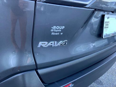 Used 2020 Toyota RAV4 XLE w/ Convenience Package image 29