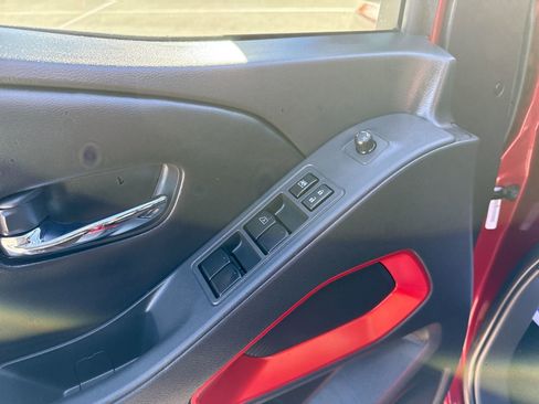 Used 2025 Nissan Frontier Pro-X image 15