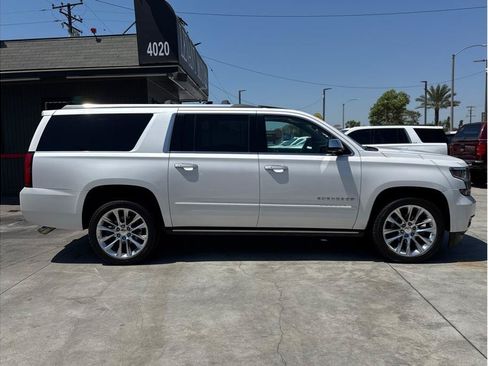 Used 2019 Chevrolet Suburban Premier w/ Premier Plus Edition AWD/4WD image 8