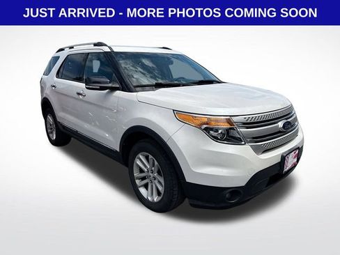 Used 2014 Ford Explorer XLT w/ Equipment Group 201A AWD/4WD image 1
