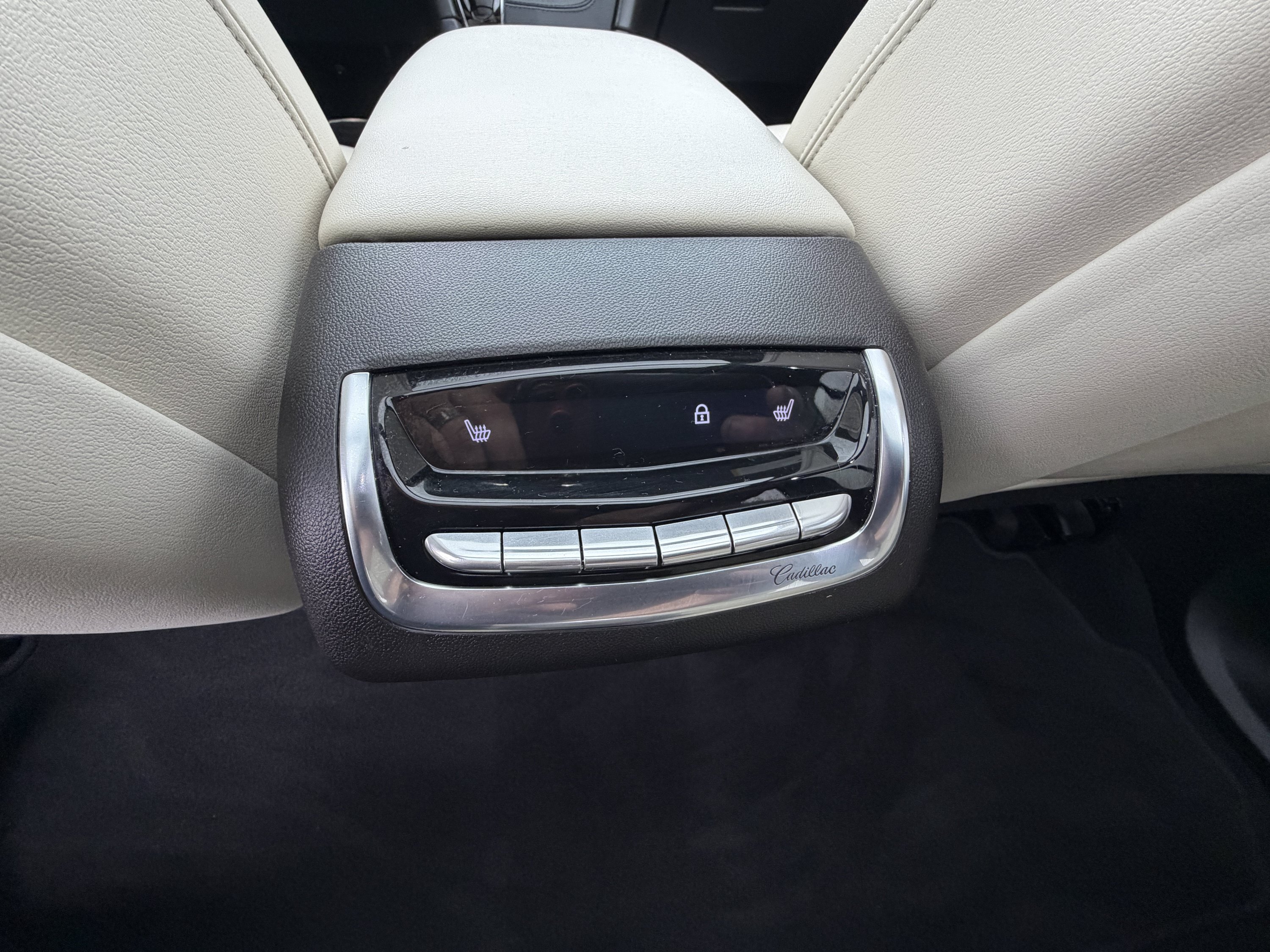 Used 2023 Cadillac XT6 Sport AWD/4WD image 19