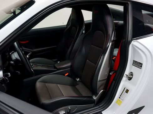Used 2019 Porsche 911 Carrera image 9