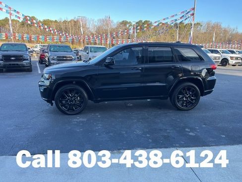 Used 2018 Jeep Grand Cherokee Altitude image 36