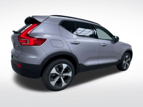 New 2026 Volvo XC40 B5 Plus w/ Protection Package Premier image 23