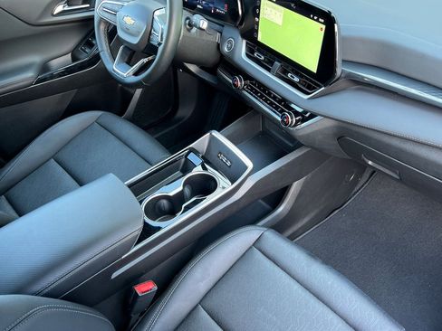 Used 2025 Chevrolet Equinox LT w/ Convenience Package II image 18