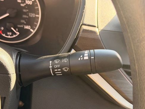 Used 2025 Nissan Altima 2.5 SV image 17