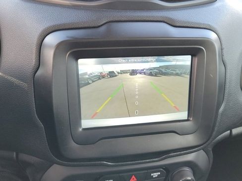 Used 2021 Jeep Renegade Sport image 14