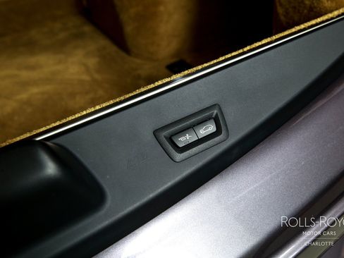 Used 2020 Rolls-Royce Cullinan AWD/4WD image 25