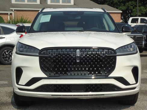 Used 2026 Lincoln Aviator AWD w/ Jet Appearance Package image 7