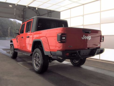 Used 2020 Jeep Gladiator Overland AWD/4WD image 3
