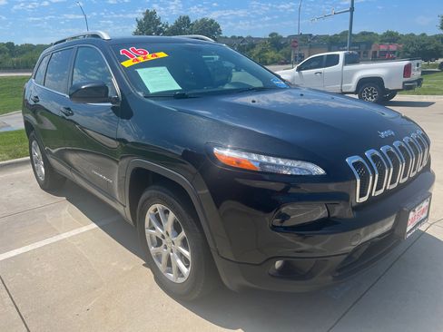 Used 2016 Jeep Cherokee Latitude image 4