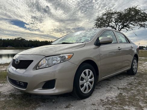 Used 2010 Toyota Corolla LE image 2