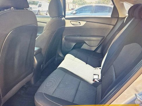 Used 2023 Kia Forte LXS w/ LXS Technology Package FWD image 3