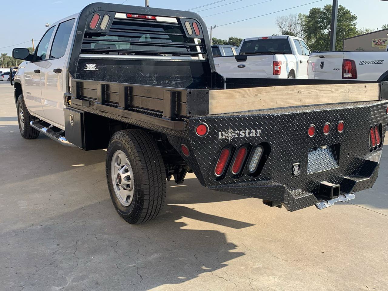 Used 2016 GMC Sierra 2500 4x4 Crew Cab w/ Sierra Convenience Package image 4