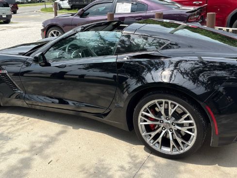 Used 2015 Chevrolet Corvette Z06 RWD image 4