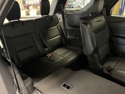 Used 2025 Ford Explorer ST-Line w/ Premium Package AWD/4WD image 25