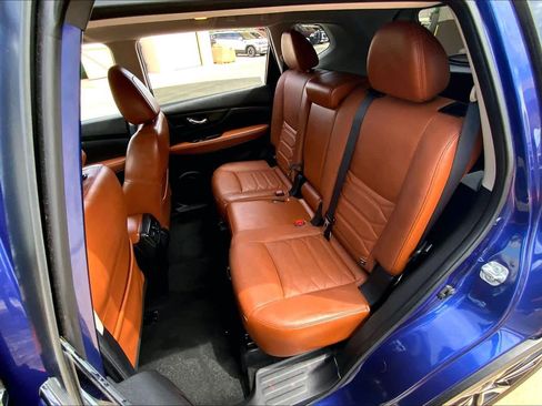 Used 2018 Nissan Rogue SL w/ Premium Package image 21