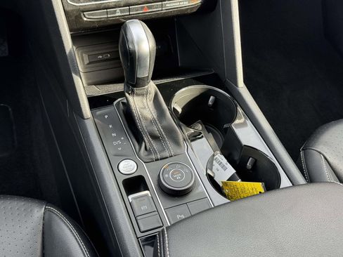 Certified 2022 Volkswagen Atlas SE image 20